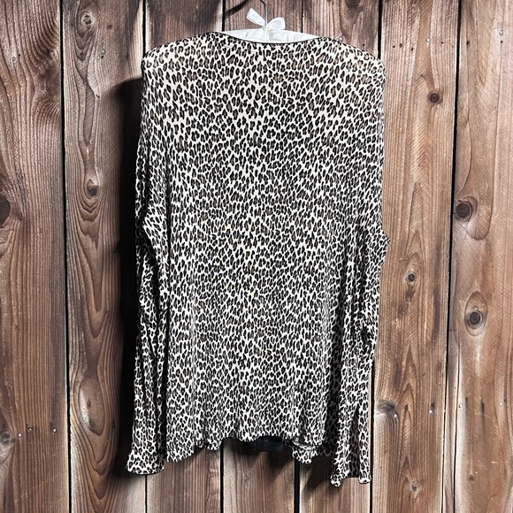 Chico’s Travelers Classic Animal Leopard Print Luxury Button Cardigan Sz L - Picture 9 of 10